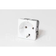 200013 Розетка с з/к 2К+3 с защитными шторками (белая) SPL (10шт)